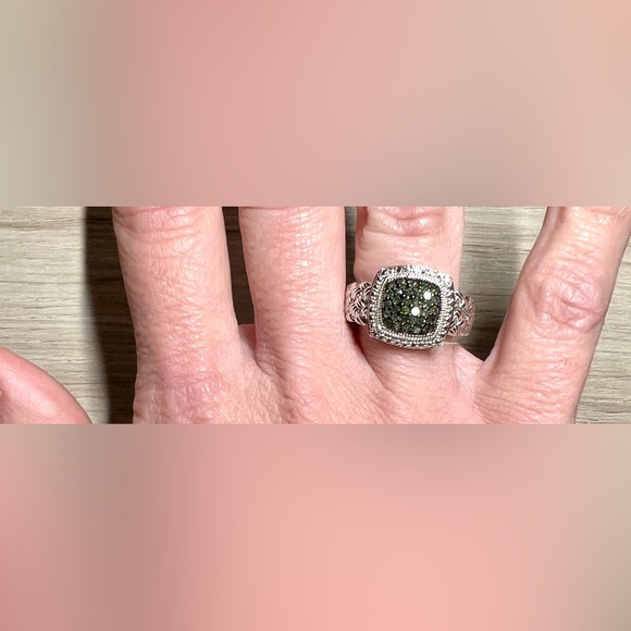 Designer Signed (JS) Sterling Silver Green Pave Diamond Ring, Size 7, 6.9g - Picture 6 of 8